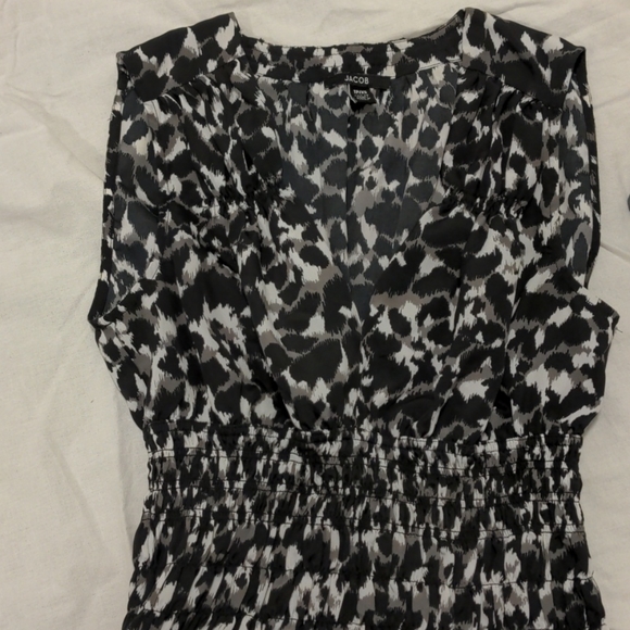 Chiffon sleeveless blouse - Picture 2 of 3
